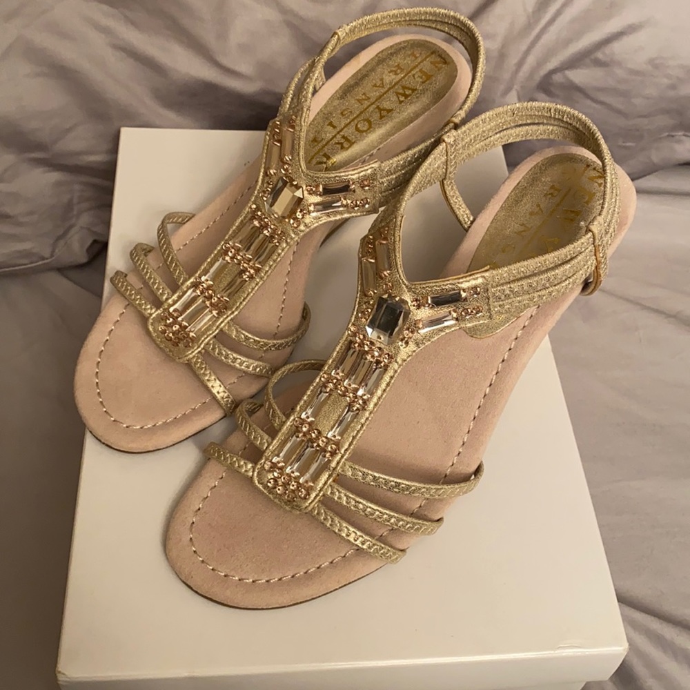 David’s bridal wedges